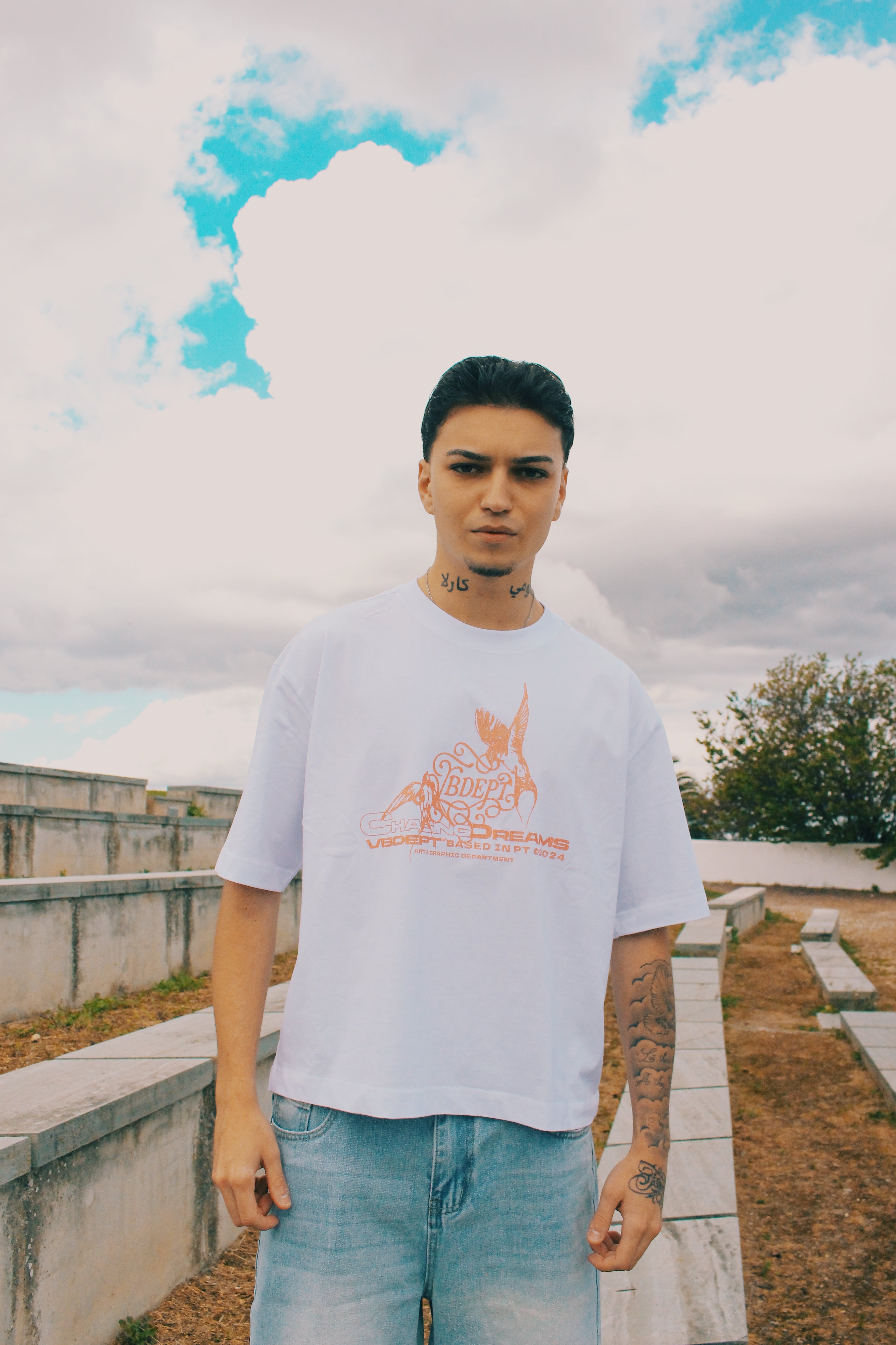 DREAMS TEE