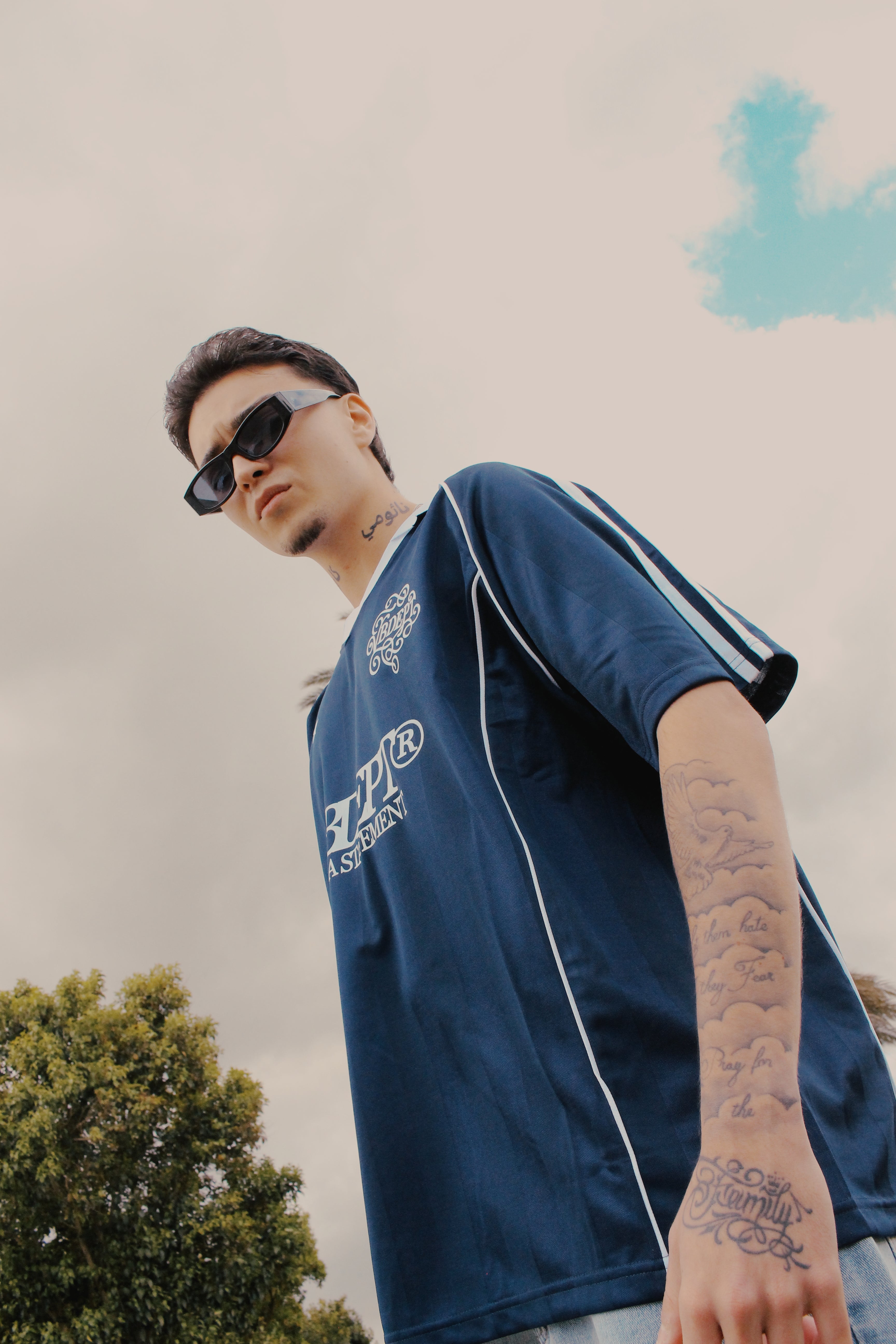 SOCCER TEE